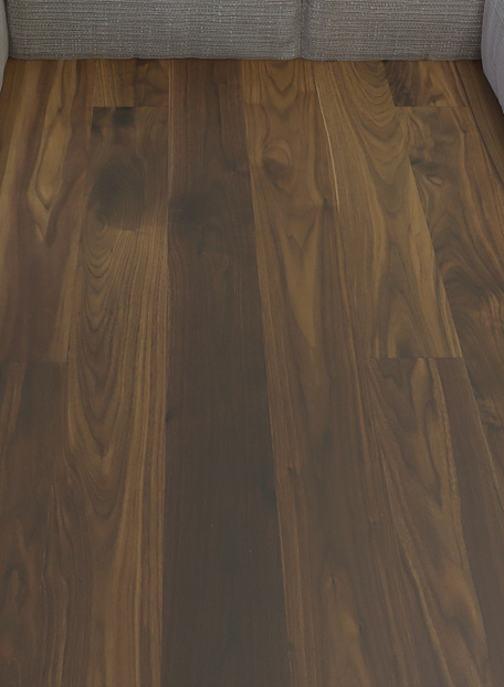 Паркетная доска Karelia EARTH  Walnut Lacquered NATUR 1S LAC S.MAT