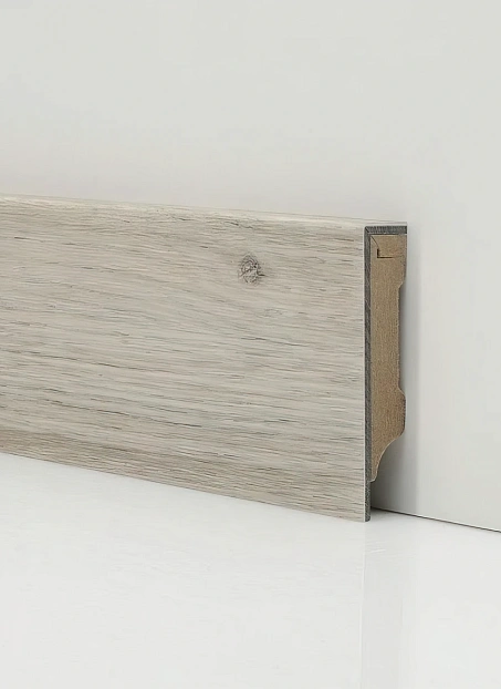 Плинтус МДФ Xtrafloor Дуб Классик (Classic Oak 24228)>