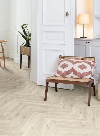 Кварц-винил (LVT) Moduleo LAYRED HERRINGBONE Sierra Oak 58228