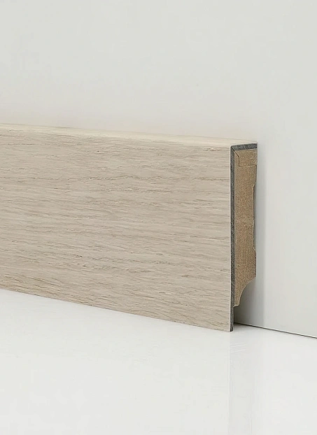 Плинтус МДФ Xtrafloor Дуб Брио (Brio Oak 22237)>