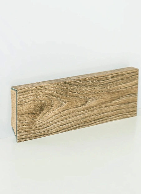 Плинтус МДФ Xtrafloor Дуб Шерман (Sherman Oak 22232)>
