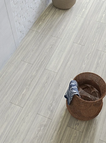 Ламинат Egger PRO Classic 10-33 Дуб Сория Светло-серый