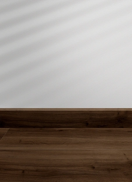 Плинтус МДФ Xtrafloor Дуб Классик (Classic Oak 24890)>