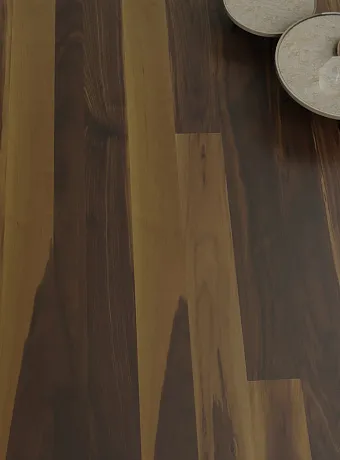 Паркетная доска Karelia EARTH Walnut Lacquered COUNTRY 1S LAC S.MAT