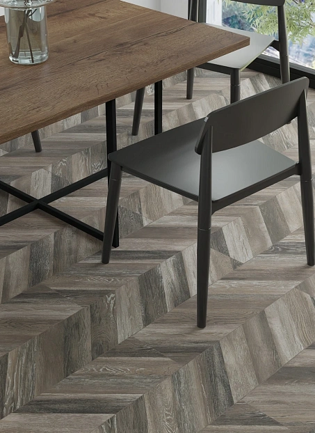 Ламинат Egger PRO Large 8-33 Елка Дуб Кестинкорт Шоколад правая